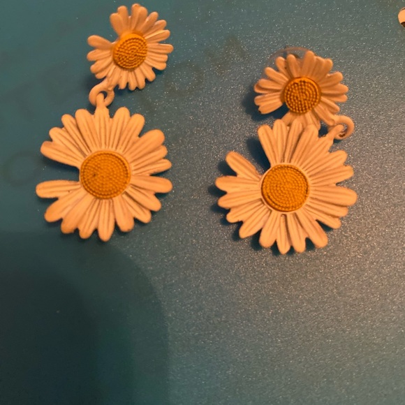 Daisy Flower Earrings - Yellow and White - Picture 3 of 3